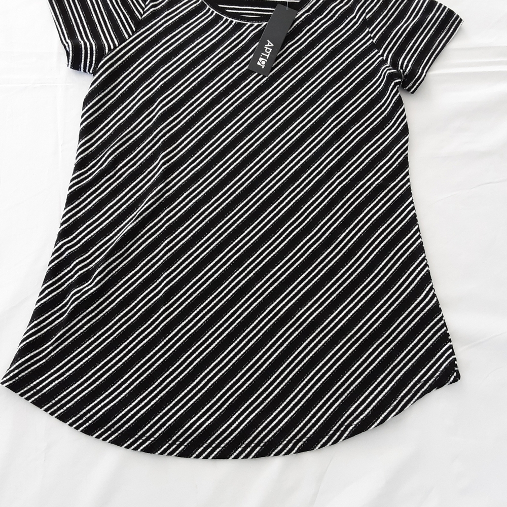 APT-9 🌞0147 Women's Blouse Sz XS Short Sleeve NWT Black White Silver Stripes